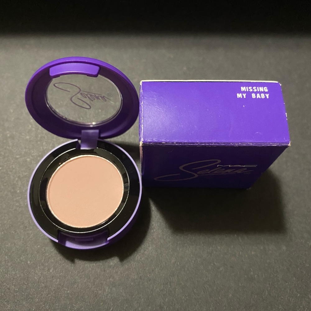 Mac eyeshadow